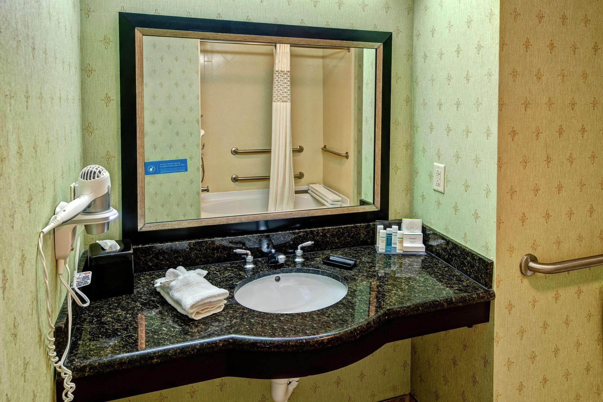 Hampton Inn Crossville Exteriör bild