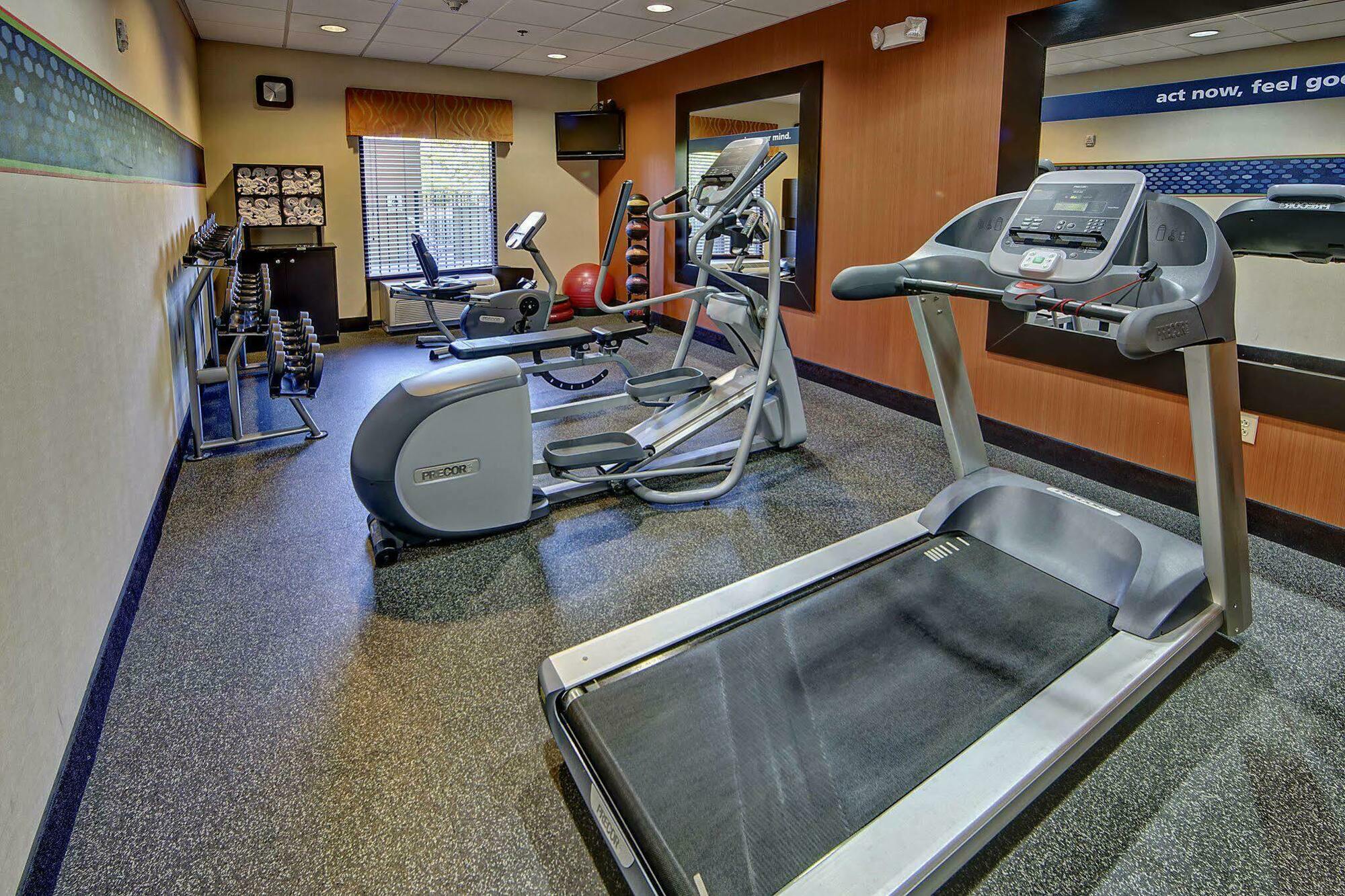 Hampton Inn Crossville Exteriör bild
